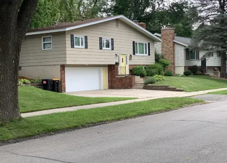 Warm and cozy property<br>2 miles to Mayo and St. Mary’s. 4 bedrooms, 3 bathrooms.<br> Отели рядом с достопримечательностью «Каскейд Медоу Уэтлендс»