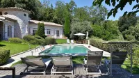 Superb villa sun swimming pool, quiet garden and sea view on the heights of Nice