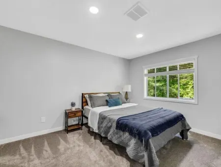 Newly Renovated Lakeview Oasis!