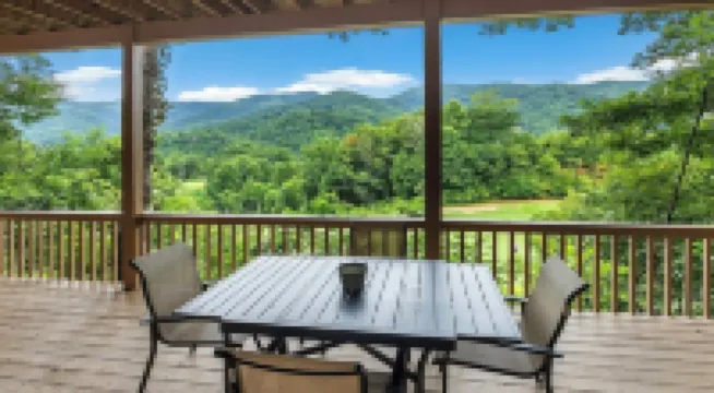 4-Bedroom Mountain House w/Golf Course View, Hot Tub, Pool Table, & Foosball!