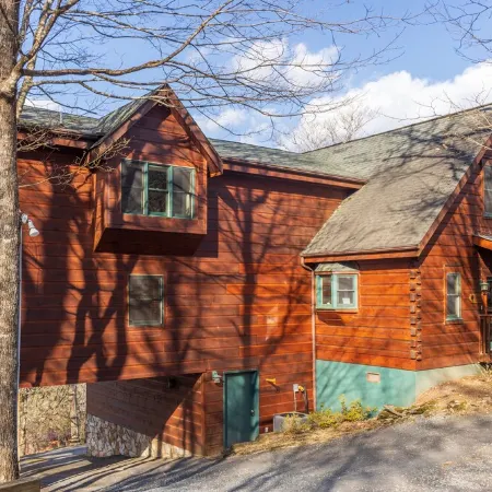 Long-Range Mtn Views, Huge Deck, Spa, Play Room, 1 Mile to Ski Resort & Trails