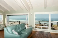 OCEANFRONT Luxury Roads End 4000sft home w/Hot tub! Dog friendly, amazing views!