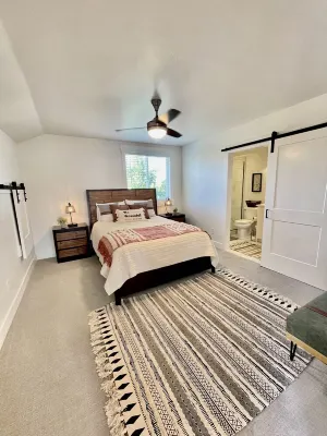 CASITA RETREAT APT: full kitchen, Sleeps 4, near Sand Hollow, Zions, & St George