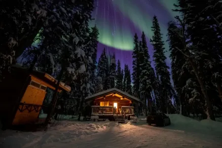 Aurora View Log Cabin – Authentic Alaskan Experience
