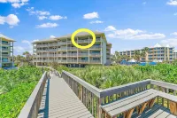 Oceanfront Penthouse with Amazing Views on S. Hutchinson Island/Stuart