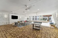 Modern Uptown Gem. Free Parking.