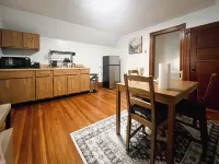 Cozy 2-bedroom apartment in charming Dedham - Legacy Mall with WiFi Hotels in Dedham