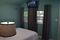 Cozy Cabin on the Water -Full Access
