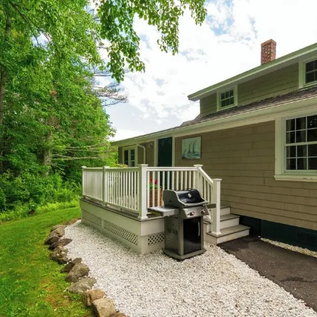 Cozy cottage -Close to Downtown Camden!