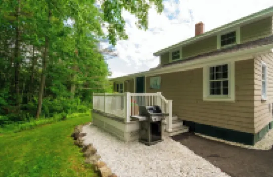 Cozy cottage -Close to Downtown Camden!