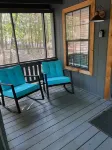 Quiet, peaceful little cabin just one mile from flowing wells marina