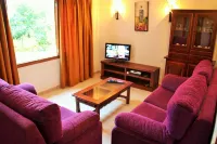 Country house surrounded by beautiful countryside, with a large pool WIFI FREE - فلل
