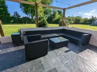 Unique, Spacious, Self-Built Eco House with Huge Garden and Movie Room Hotels in Andover