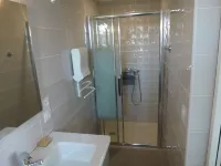 Magnificent STUDIO with terrace, swimming pool view, 14-minute walk to the sea, very quiet.