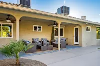 Modern Vegas Hot Tub Retreat • Pet Friendly • Near Strip • 10% Off January のホテル