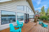 Beautiful Waterfront Getaway