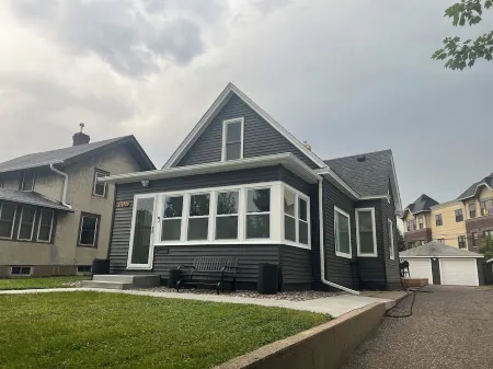 Cozy 3BD Retreat with Plenty Space for Family & Friends!