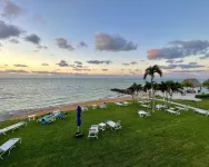 Private Beach Retreat! Luxurious Bedding, Relaxing Pool, Best Sunsets, Fast WiFi Hotels in Key Colony Beach