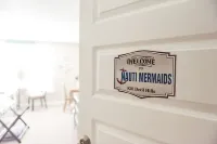 Cozy King Suite, POOL/GRILL/outdoor shower, coffee bar, mini fridge, microwave