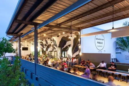 Family-Friendly Paradise near the Beach & Downtown Отели рядом с достопримечательностью «Университет Палм Бич Атлантик»