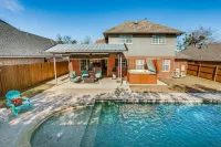 Rockwall Lux Retreat💥Pool&Spa💥Covered Patio-5min walk downtown-Parks-Trails-Lake - Pools