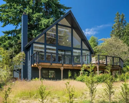 Renovated A-frame with water view Hotels in Vashon