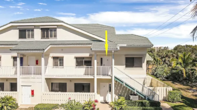 The Sand Castle - WALK TO BEACH!