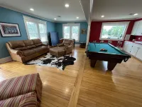 Park Avenue Loft overlooking Parkerson Avenue Hotels in Crowley