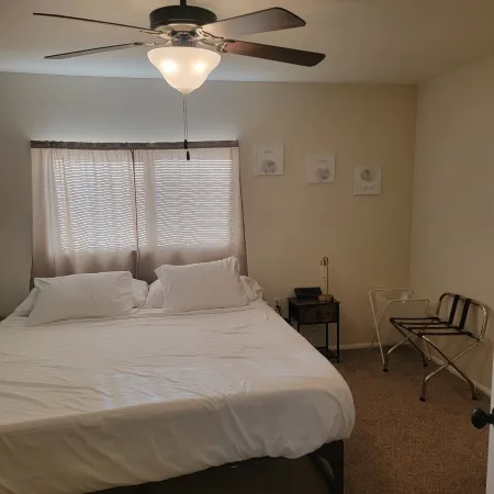 Cozy retreat in Arizona's oldest silver mining town. Pet friendly!