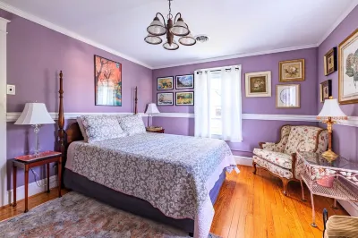 Big Sunny Family House Hotels near Riverton Commons