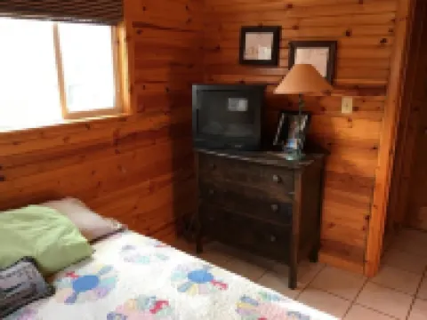 Cute Lakefront Cottage on Lake Michigan. 奧希阿納縣酒店