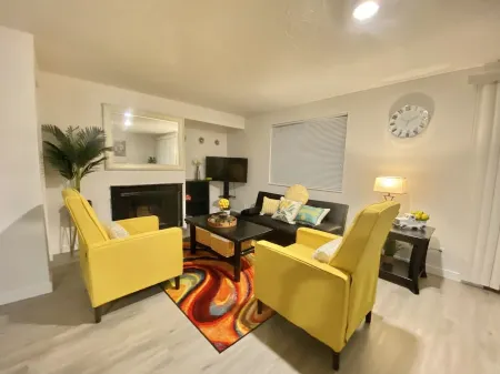 WELCOME TO HUEY DUCK HOUSE-A! 3BR & 2BA SLEEP-8