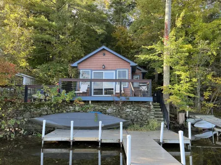 Waterfront Cottage 10 Min From Great Barrington Отели рядом с достопримечательностью «Bidwell House Museum»