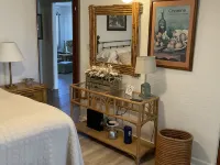 Cosy Home with Heated Pool Hotels in Edgewater
