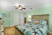 Ocean access / Pool & HotTub  / Arcade & Game Room / Private Beach and long Pier