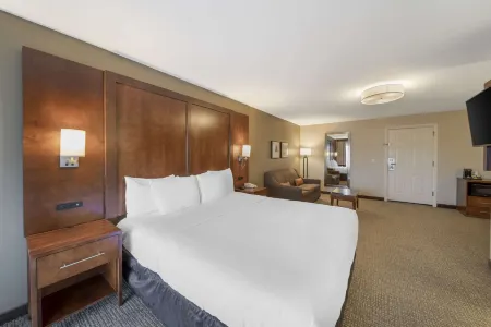 Comfort Suites Red Bluff Near I-5 Отели в г. Ред Блафф