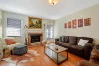 Center Street Retreat - One Block from Downtown Apex