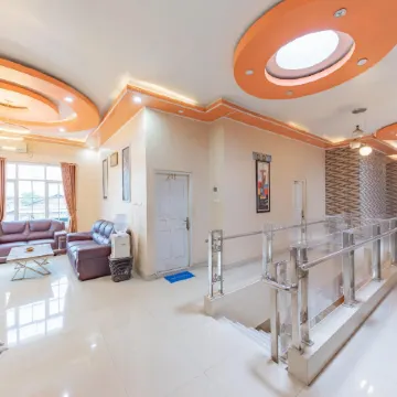 Urbanview Hotel Rifal Home Tegal