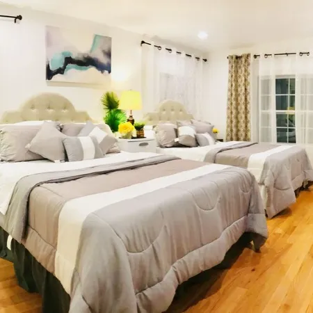 4BR 6BEDS WOLLASTON BEACH. NearBOSTON3 Отели рядом с достопримечательностью «Пляж Нантаскет»
