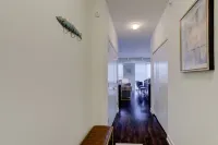 "Serenity of Evanston" 2 BDR/2Bath Modern-Luxe Suite