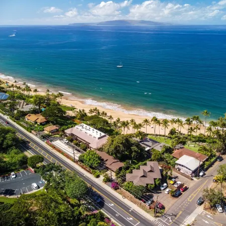Newly Remodeled--2 Minute Walk to Charley Young Beach--Maui Vista #1216