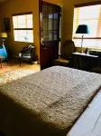 Rural Cottage at Starr Lake - Sleeps 4