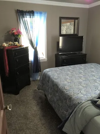 Nicely Furnished Main Floor. Walk to Mayo Clinic, trails, parks, shopping Отели рядом с достопримечательностью «Каскейд Медоу Уэтлендс»