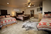 Beautiful 5/5.5 Home on 5 Acres w/Private Pool & River Access!