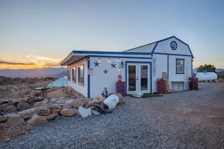 The Quail's Nest: Experience Arizona Agritourism