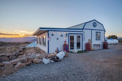 The Quail's Nest: Experience Arizona Agritourism Hotel a Mohave County