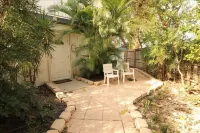 Bayside: Bayfront Villa W/ Free Onsite Boat Ramp Marina & Trailer Parking. Hoteles cerca de History of Diving Museum