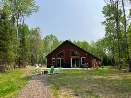 Newer Construction Cabin - Waterfront, Wooded, on Atv/Snowmobile Trails Отели в г. Элк