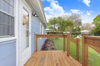 Charming Dade City - Backyard Oasis - Convenient to Tampa Amenities