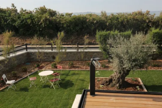 La Dunette, a Southern Balcony Facing the Sea Отели в г. 